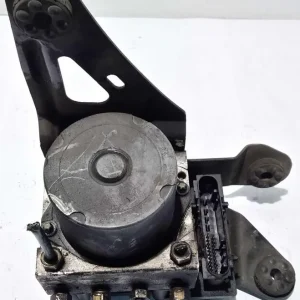 Appena arrivato - Renault - Cod 8200038695Centralina abs renault megane 1.9 cdi 2005 8200038695